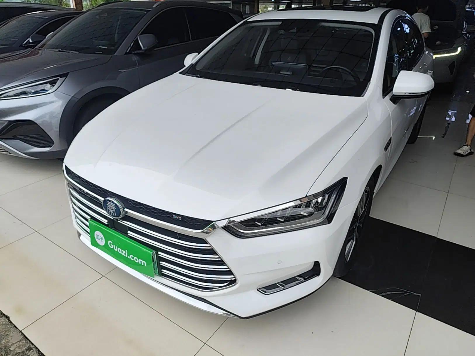 BYD Qin Pro New Energy 2018 DM 1.5TI Automatic Smart Connect Elite Model — миниатюра 1