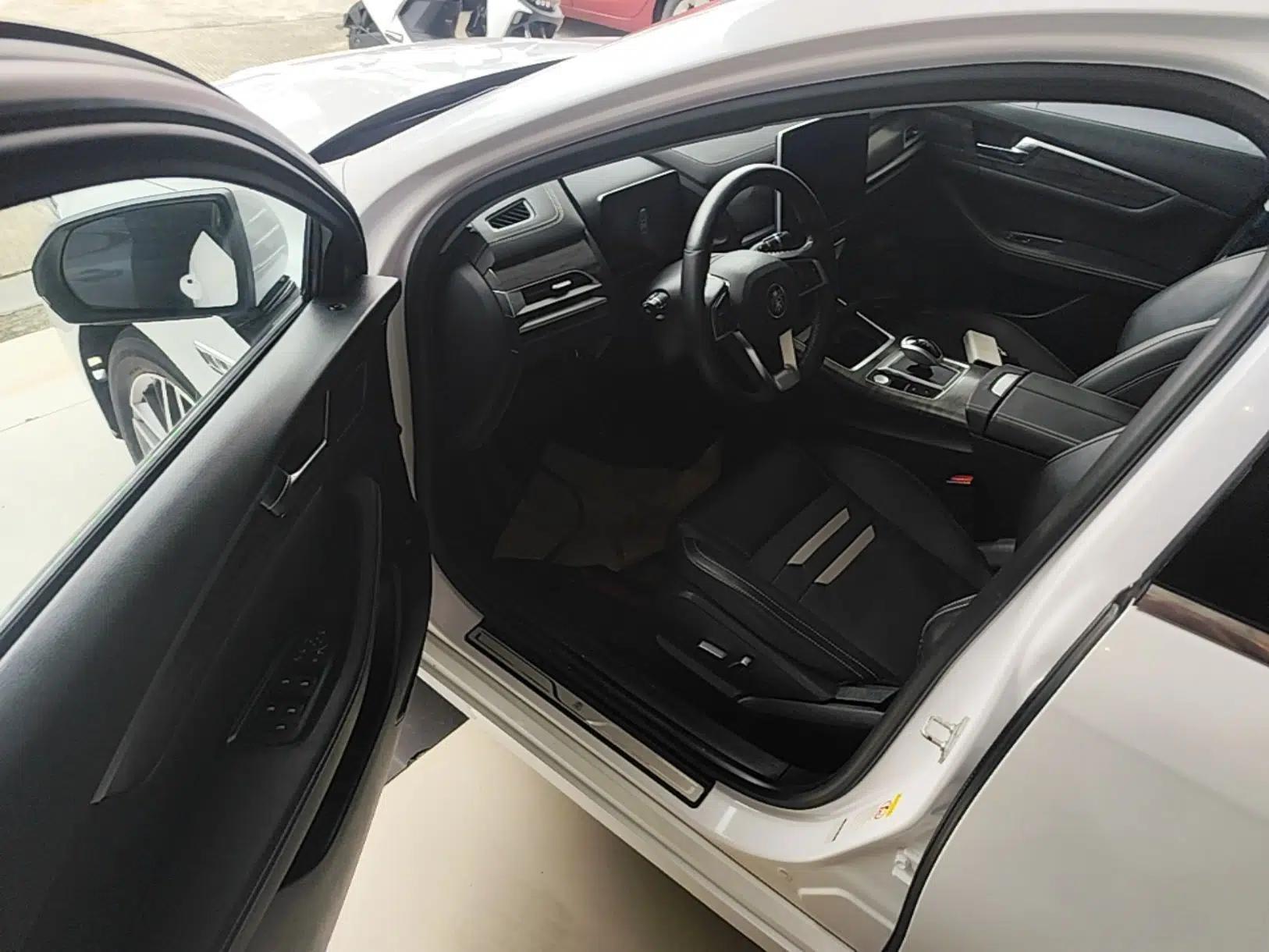 BYD Qin Pro New Energy 2018 DM 1.5TI Automatic Smart Connect Elite Model — миниатюра 23