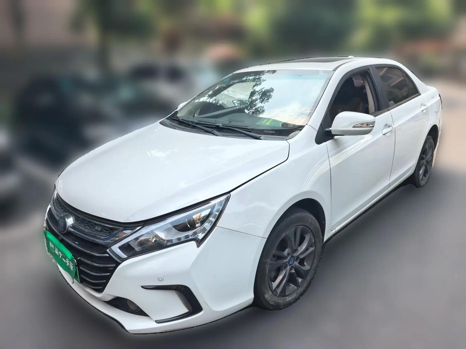 BYD Qin Pro New Energy 2018 DM 1.5TI Automatic Smart Connect Enjoyment Model — миниатюра 1