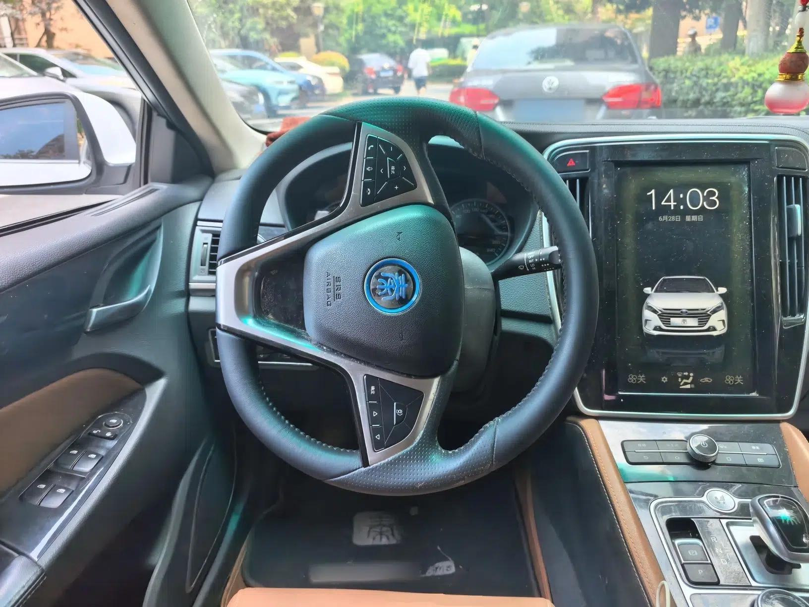 BYD Qin Pro New Energy 2018 DM 1.5TI Automatic Smart Connect Enjoyment Model — миниатюра 10