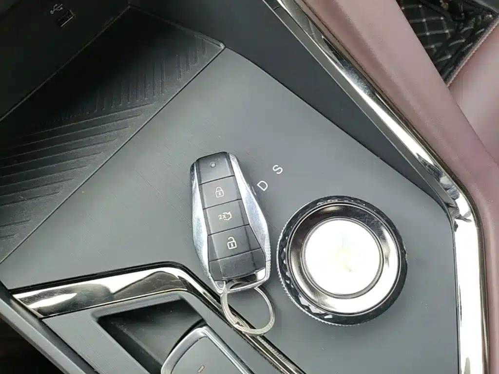 Sihao X8 PLUS 2023 1.5TGDI DCT Smart Home Edition 5-seater — миниатюра 9