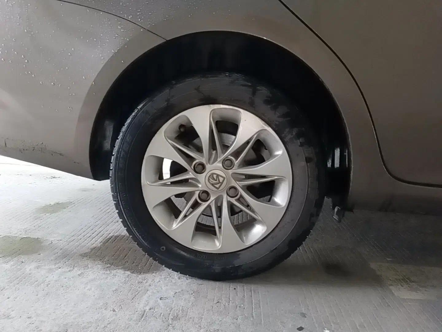 Baojun 630 2016 1.5L manual Comfort trim level — миниатюра 11