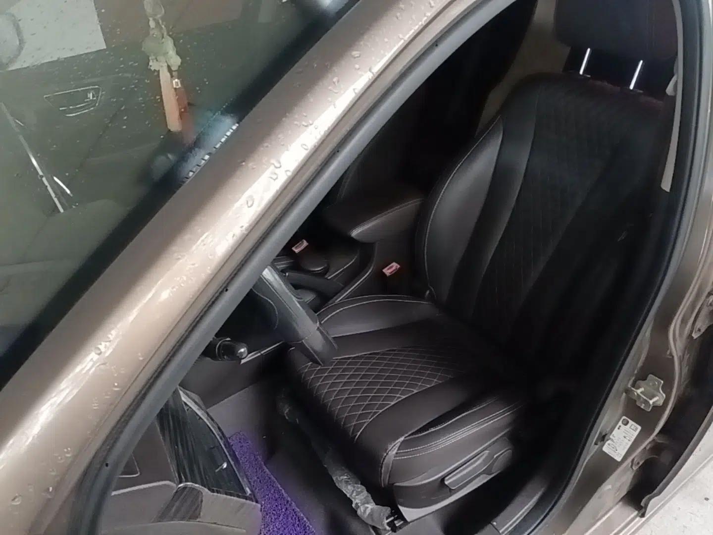 Baojun 630 2016 1.5L manual Comfort trim level — миниатюра 17