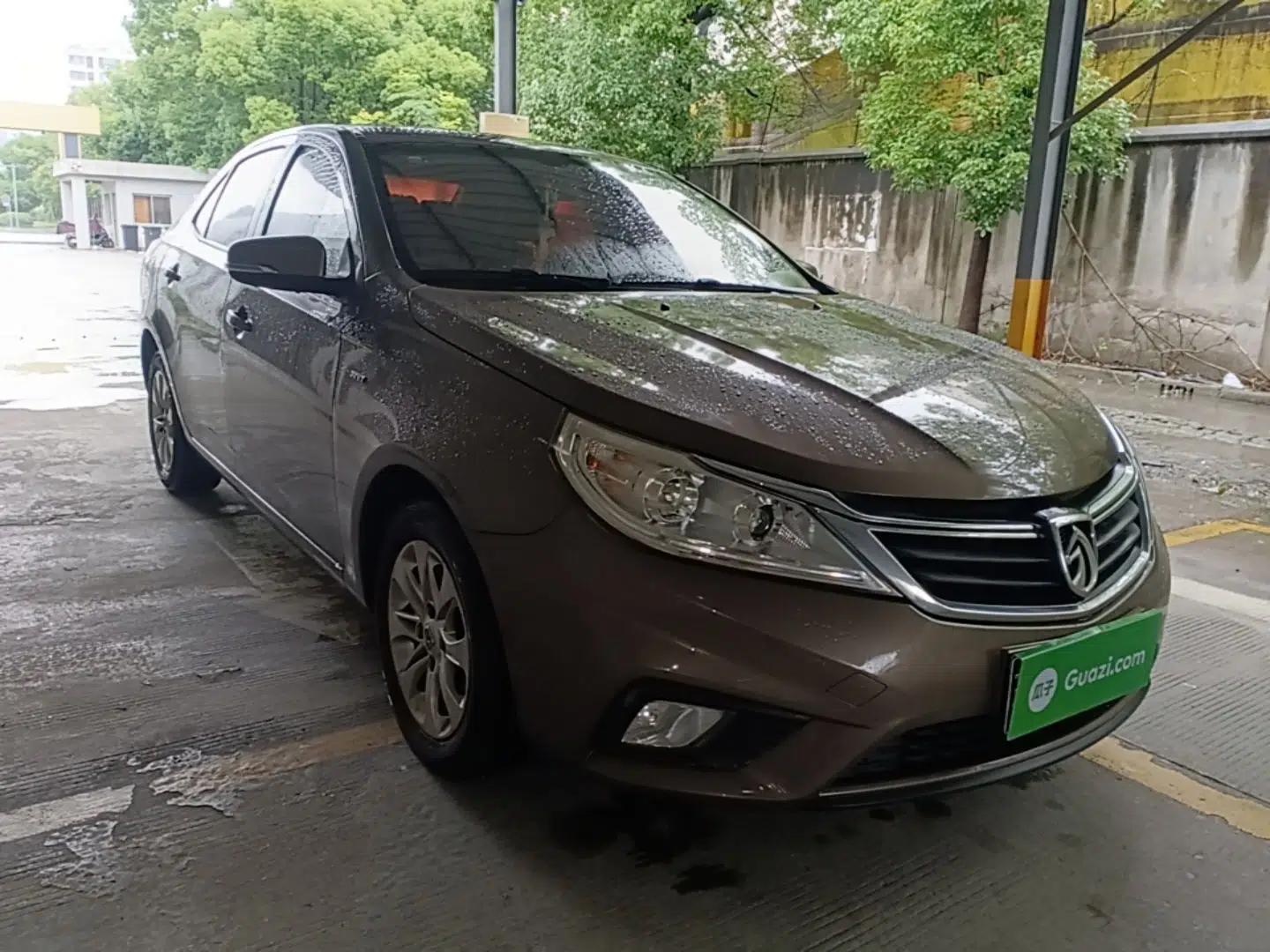 Baojun 630 2016 1.5L manual Comfort trim level — миниатюра 3