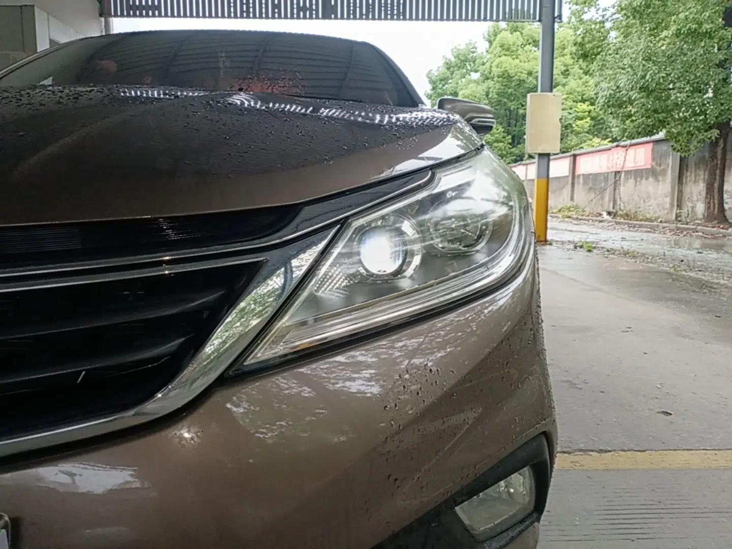 Baojun 630 2016 1.5L manual Comfort trim level — миниатюра 8