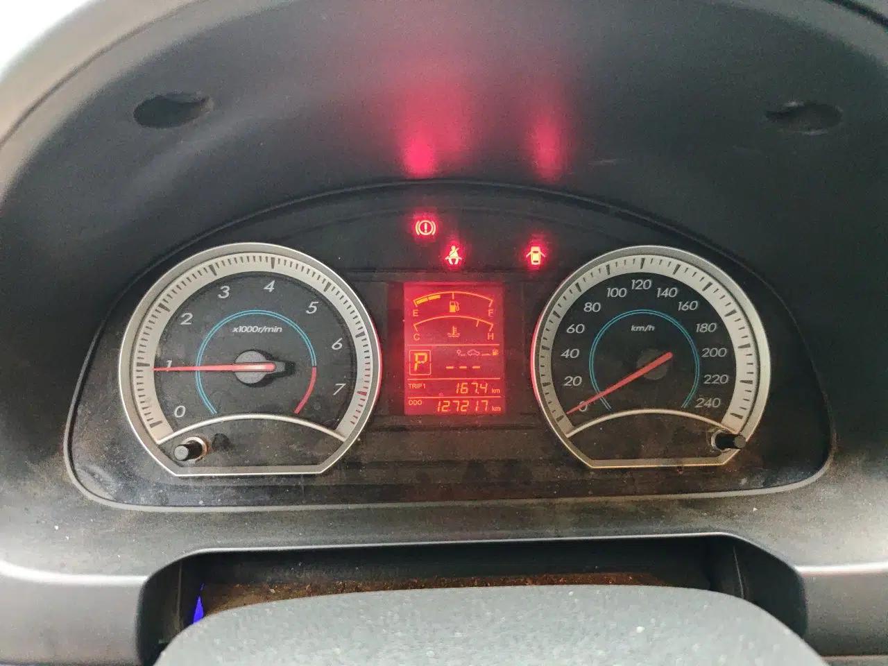 Bestune B50 2012 1.6L automatic with sunroof — миниатюра 11