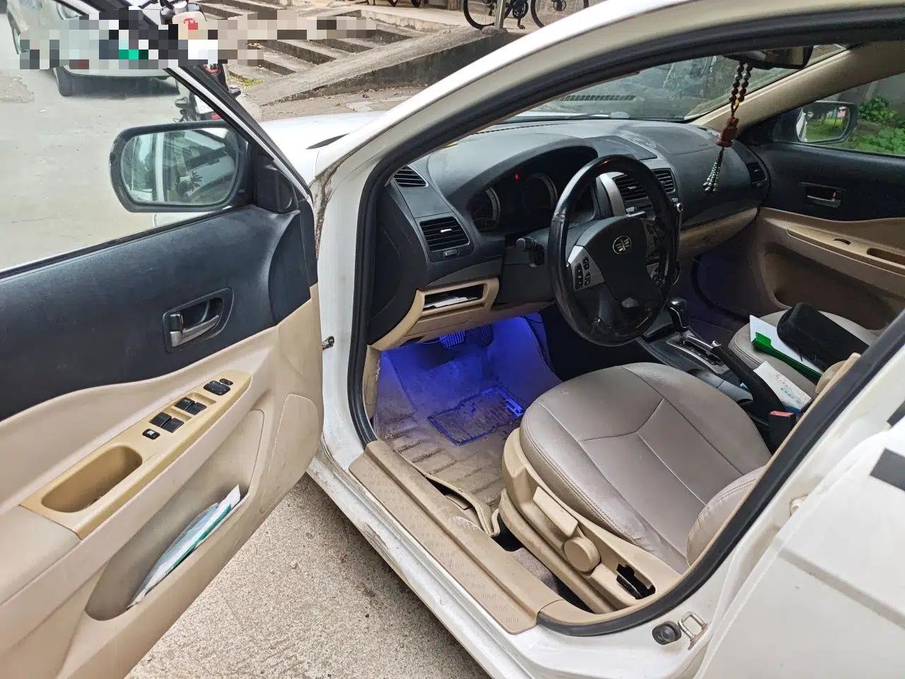 Bestune B50 2012 1.6L automatic with sunroof — миниатюра 16