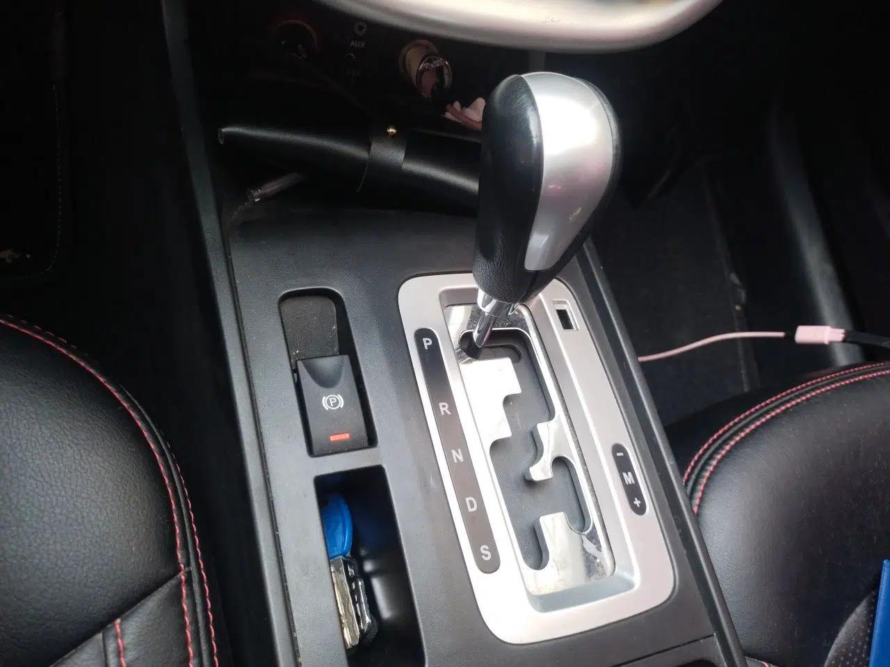 Bestune X80 2015 2.0L automatic comfort version — миниатюра 14