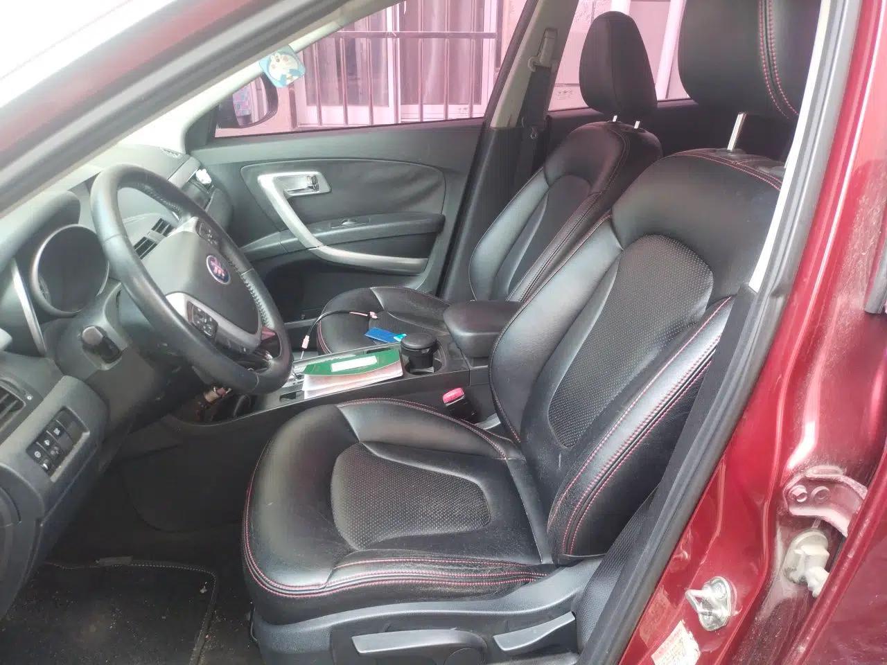 Bestune X80 2015 2.0L automatic comfort version — миниатюра 15