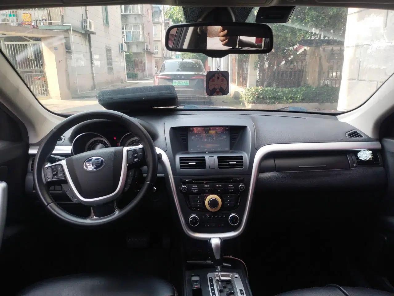 Bestune X80 2015 2.0L automatic comfort version — миниатюра 9