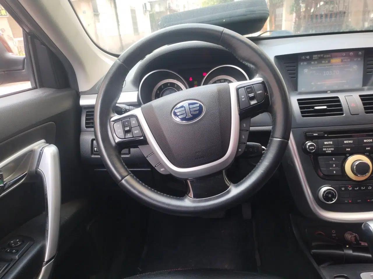 Bestune X80 2015 2.0L automatic comfort version — миниатюра 10