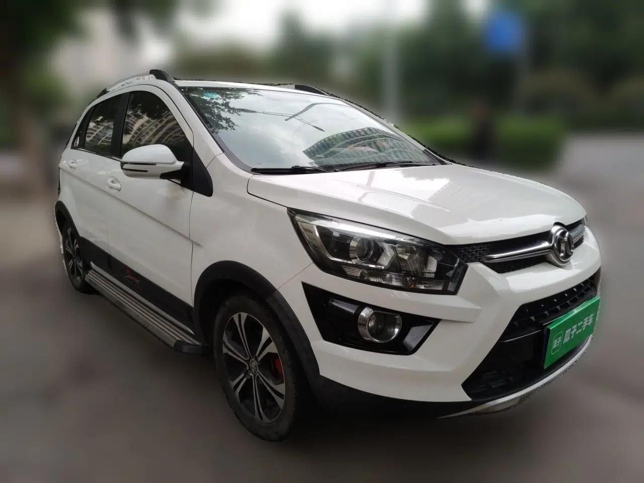 BAIC Senova X25 2015 1.5L Manual Elite Edition — миниатюра 9