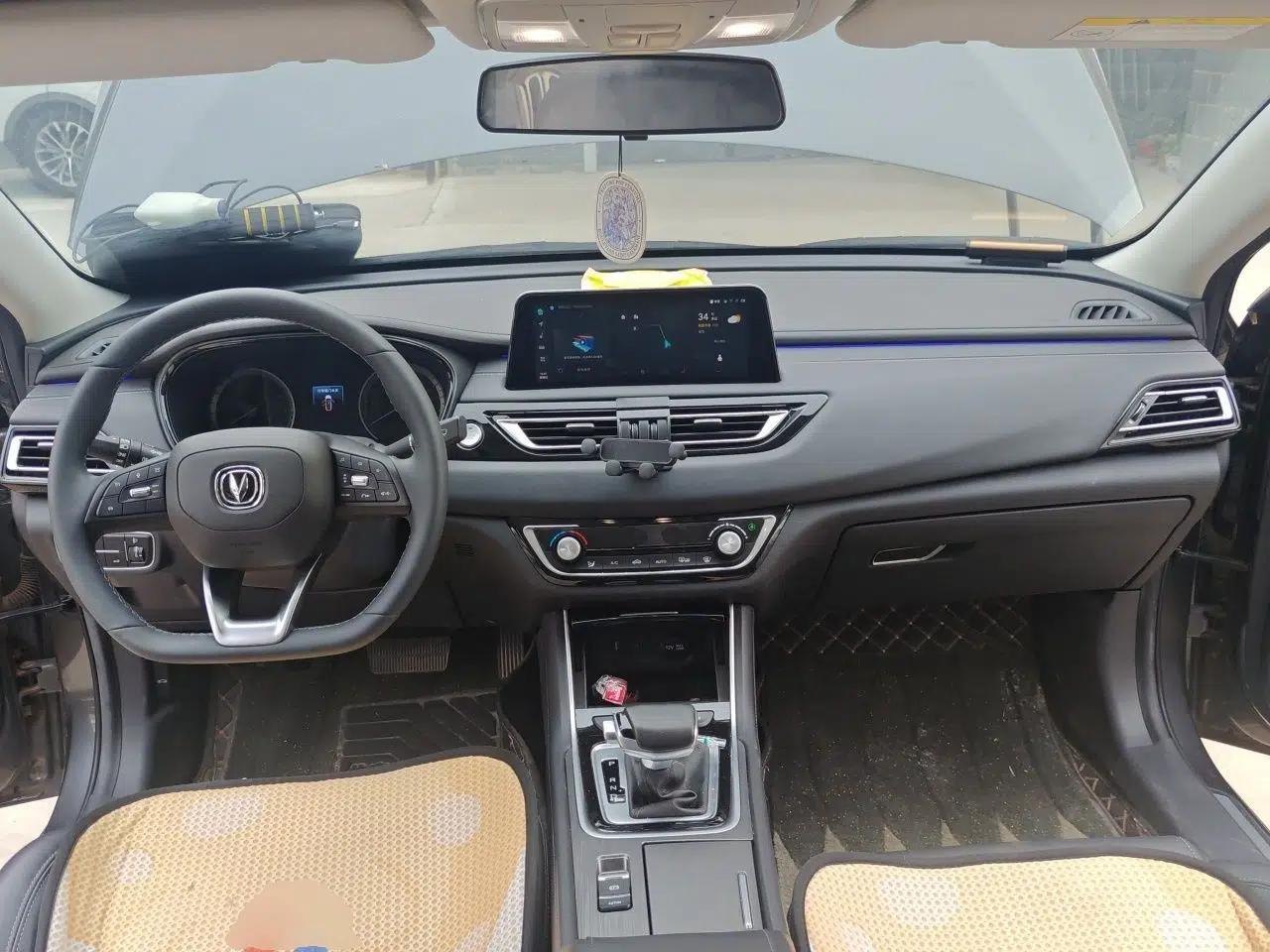 CHANGAN Ruicheng CC 2022 Blue Whale Edition 1.5T DCT Luxury Model — миниатюра 9