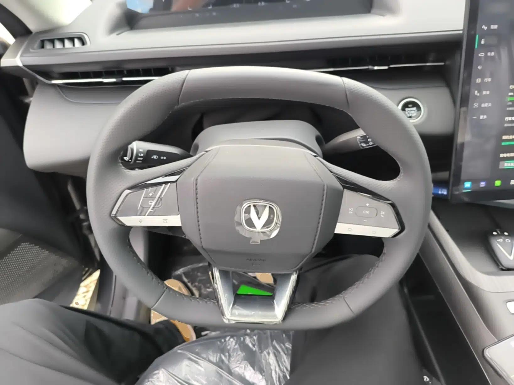 CHANGAN Eado PHEV 2025 Smart New Blue Whale 145KM Battleship Edition — миниатюра 18