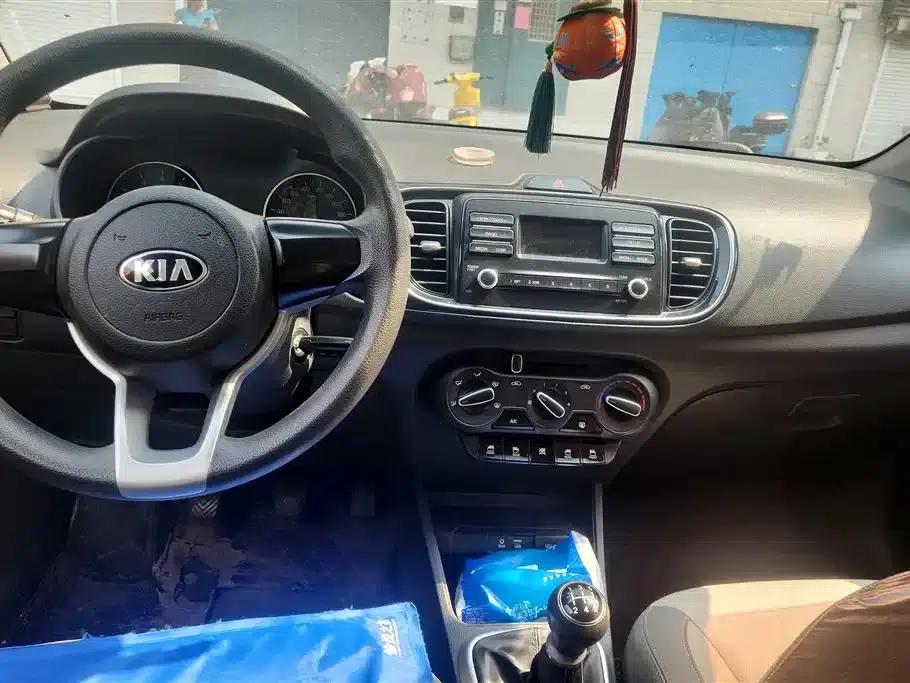 2017 Kia K2 1.4L Manual Smart Edition Value — миниатюра 12