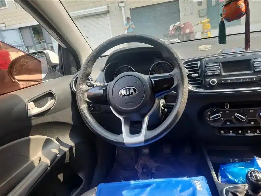 2017 Kia K2 1.4L Manual Smart Edition Value — миниатюра 15
