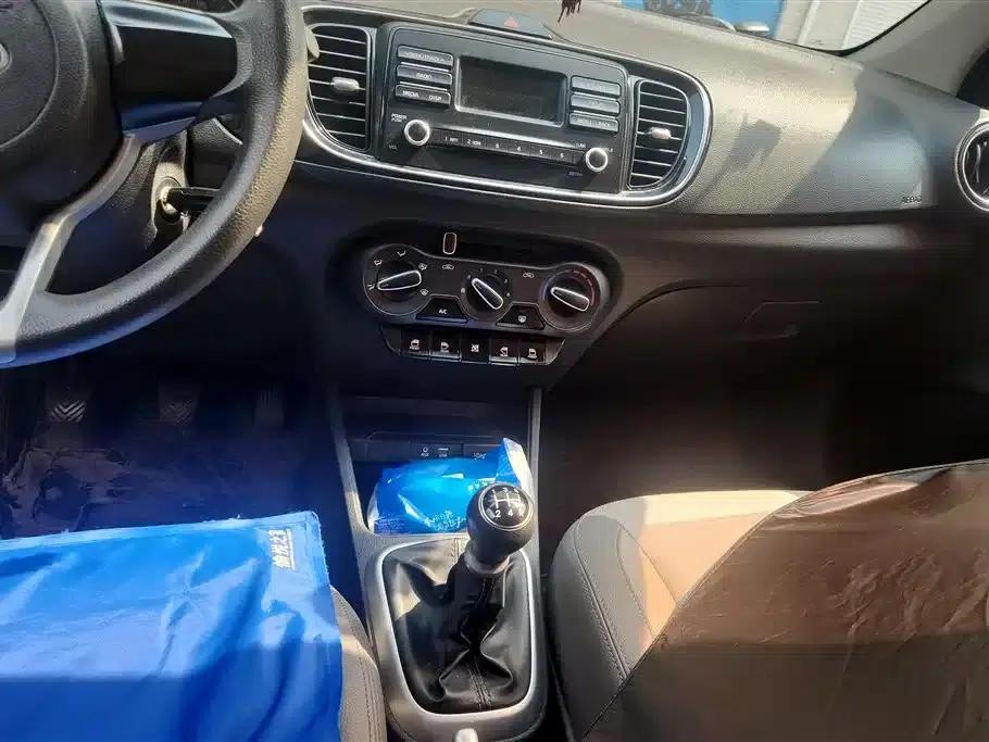 2017 Kia K2 1.4L Manual Smart Edition Value — миниатюра 16