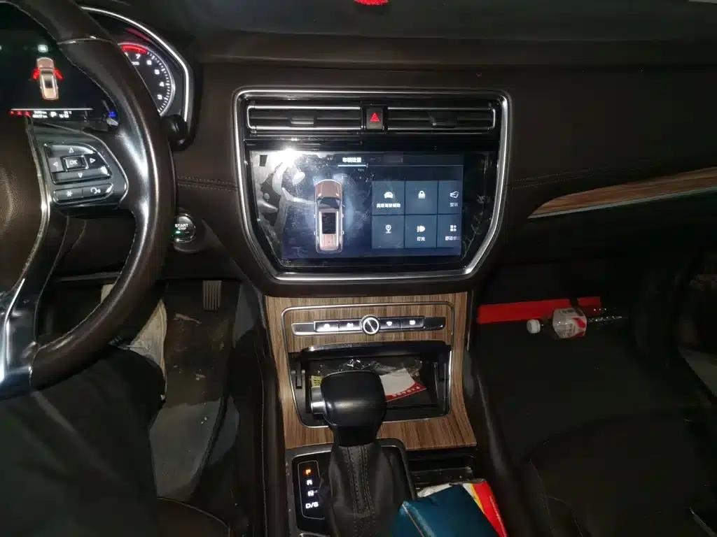 Roewe RX8 2018 30T Intelligent Internet Two-Wheel Drive Supreme Edition — миниатюра 6