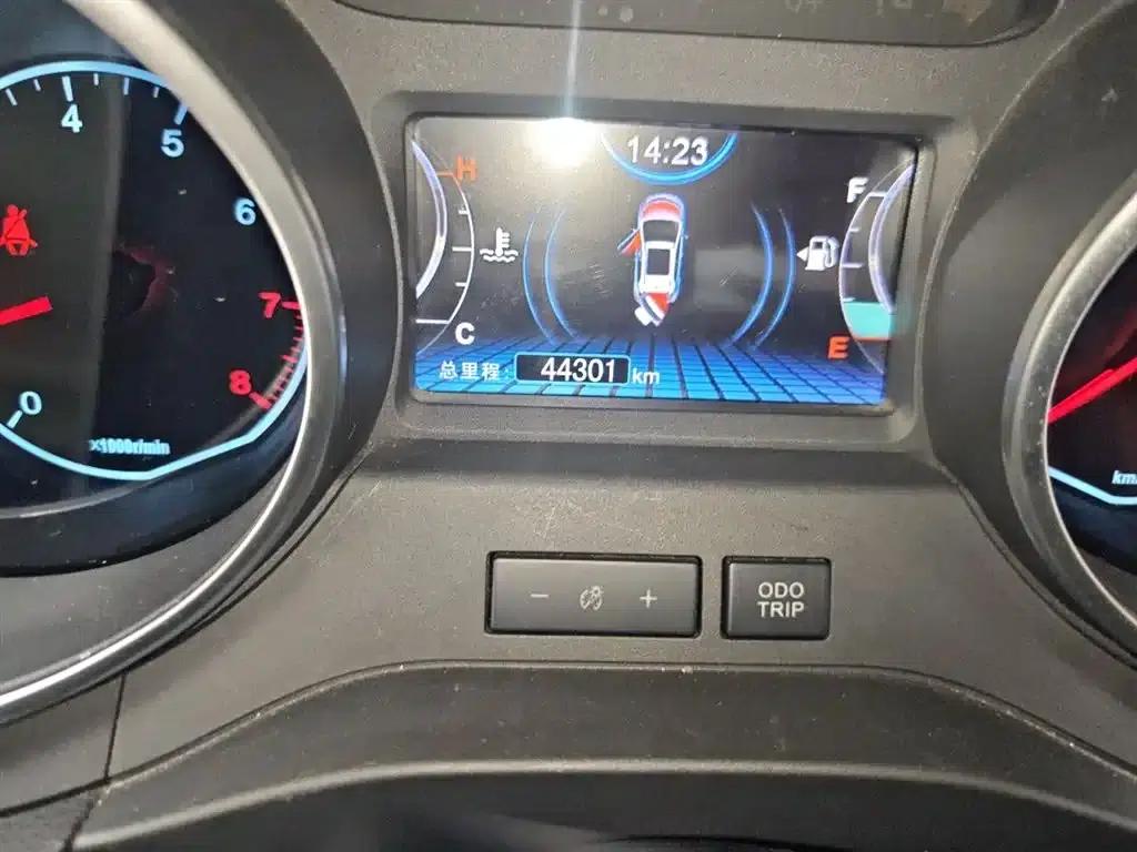 2016 Yuan 1.5L Manual Premium Model — миниатюра 13