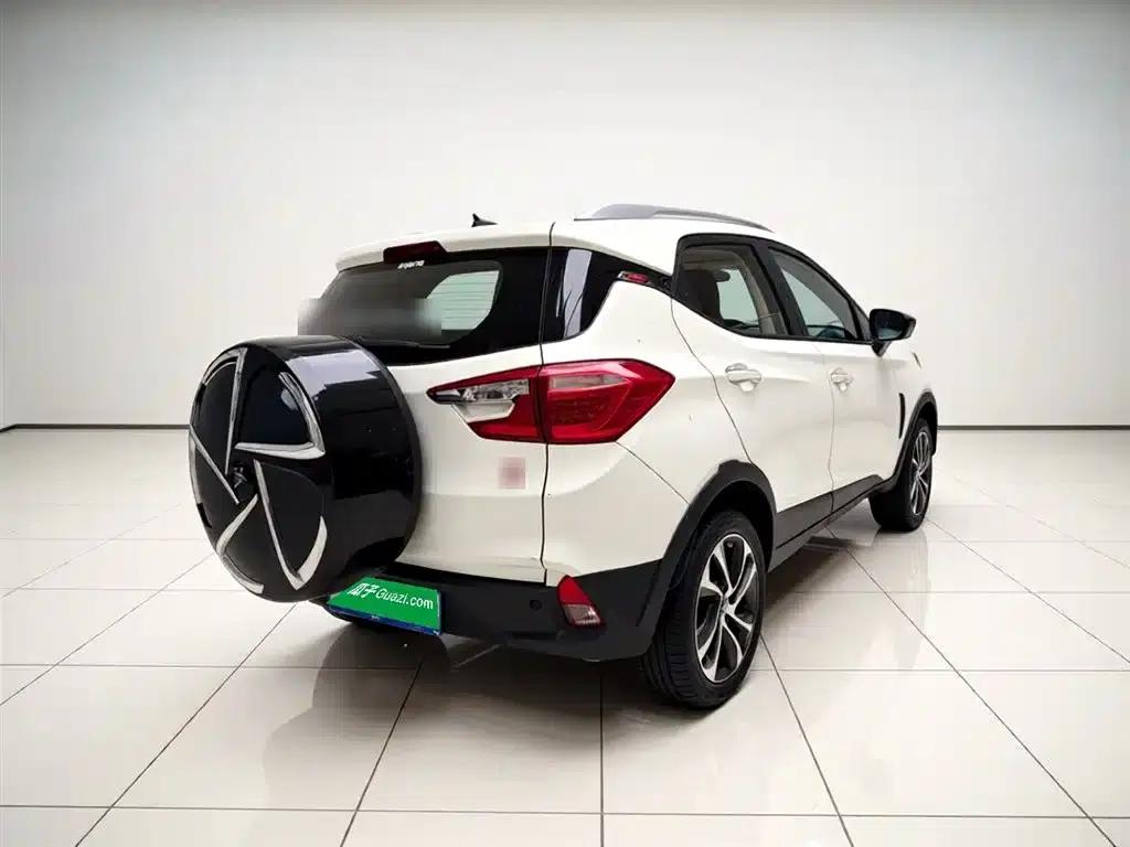 2016 Yuan 1.5L Manual Premium Model — миниатюра 6