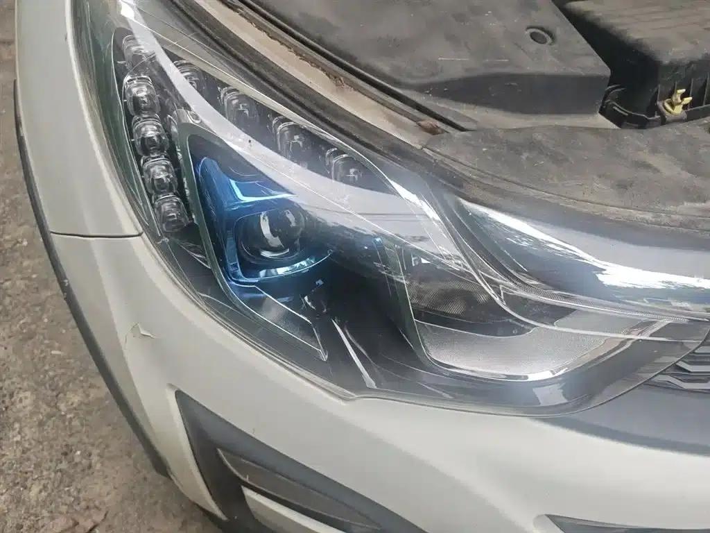 2016 Yuan 1.5L Manual Premium Model — миниатюра 7