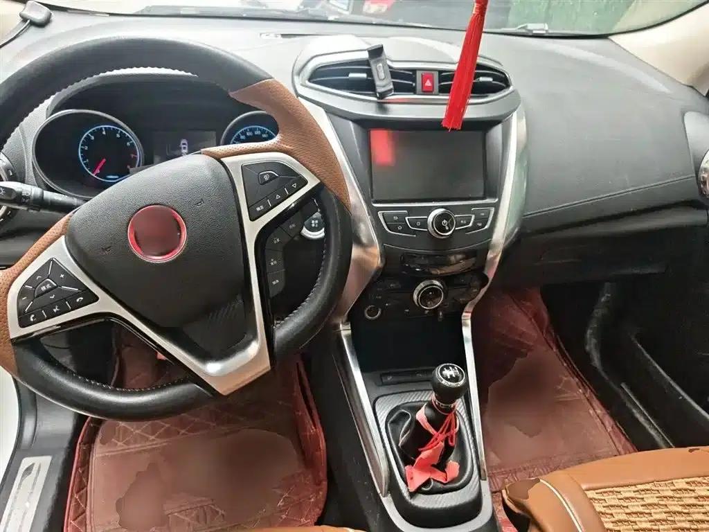 2016 Yuan 1.5L Manual Premium Model — миниатюра 10