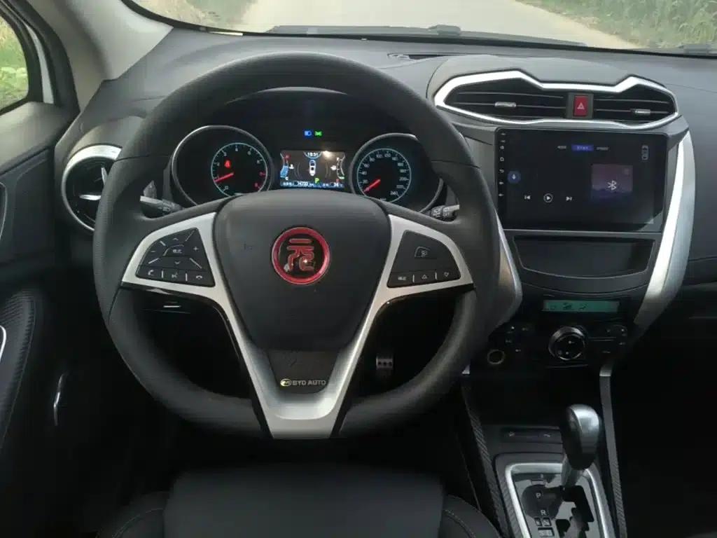 2017 Yuan 1.5L Automatic Cool Connected Edition — миниатюра 11
