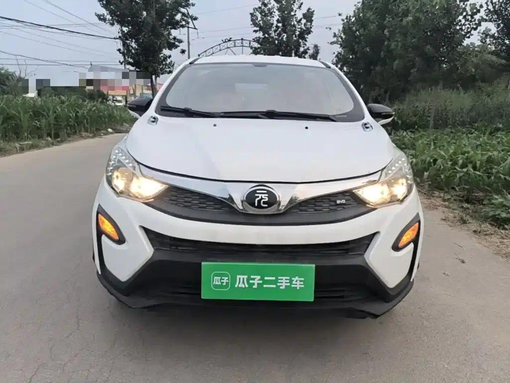 2017 Yuan 1.5L Automatic Cool Connected Edition — миниатюра 3