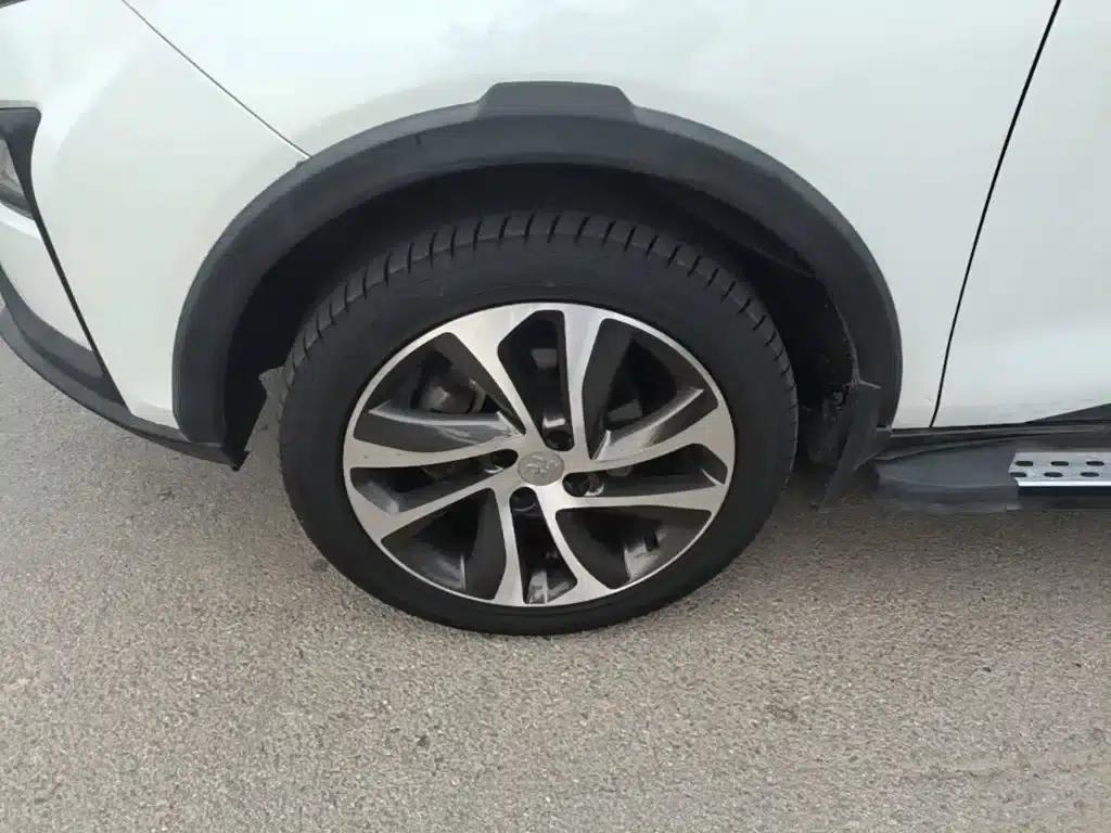 2017 Yuan 1.5L Automatic Cool Connected Edition — миниатюра 23