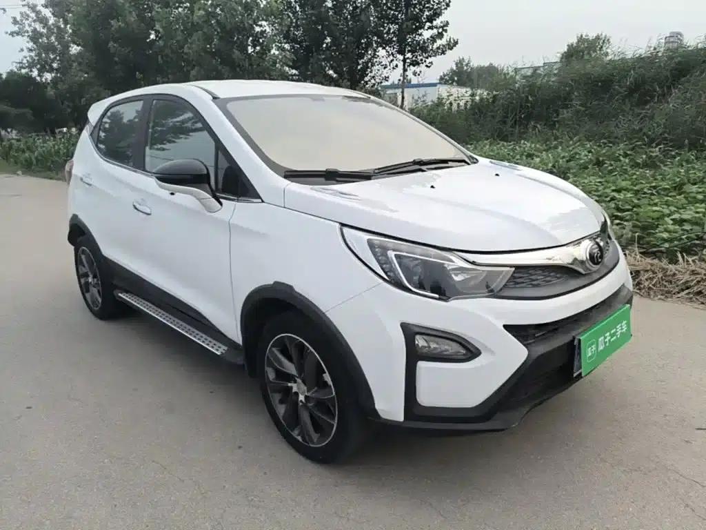 2017 Yuan 1.5L Automatic Cool Connected Edition — миниатюра 4