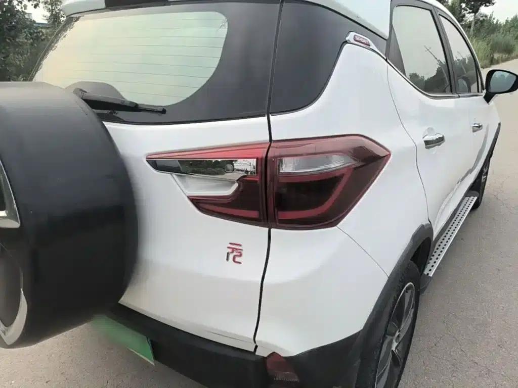 2017 Yuan 1.5L Automatic Cool Connected Edition — миниатюра 8