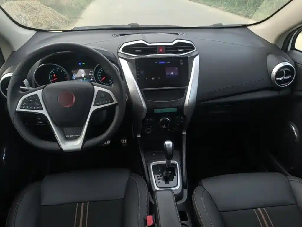 2017 Yuan 1.5L Automatic Cool Connected Edition — миниатюра 10