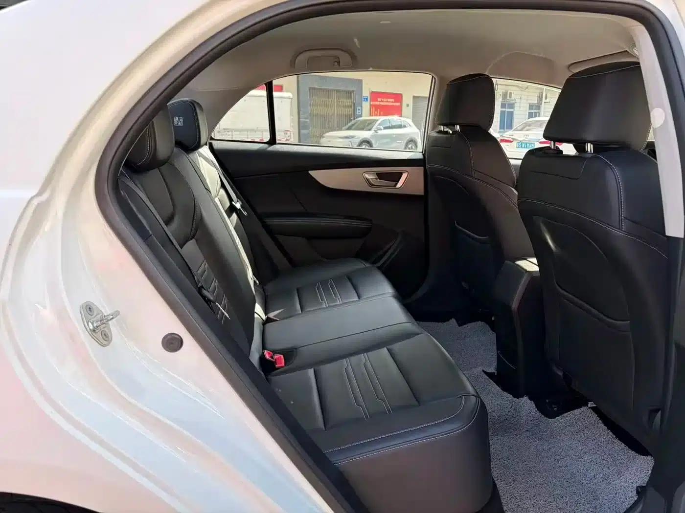 Qin 2019 1.5L Automatic Deluxe Edition — миниатюра 12