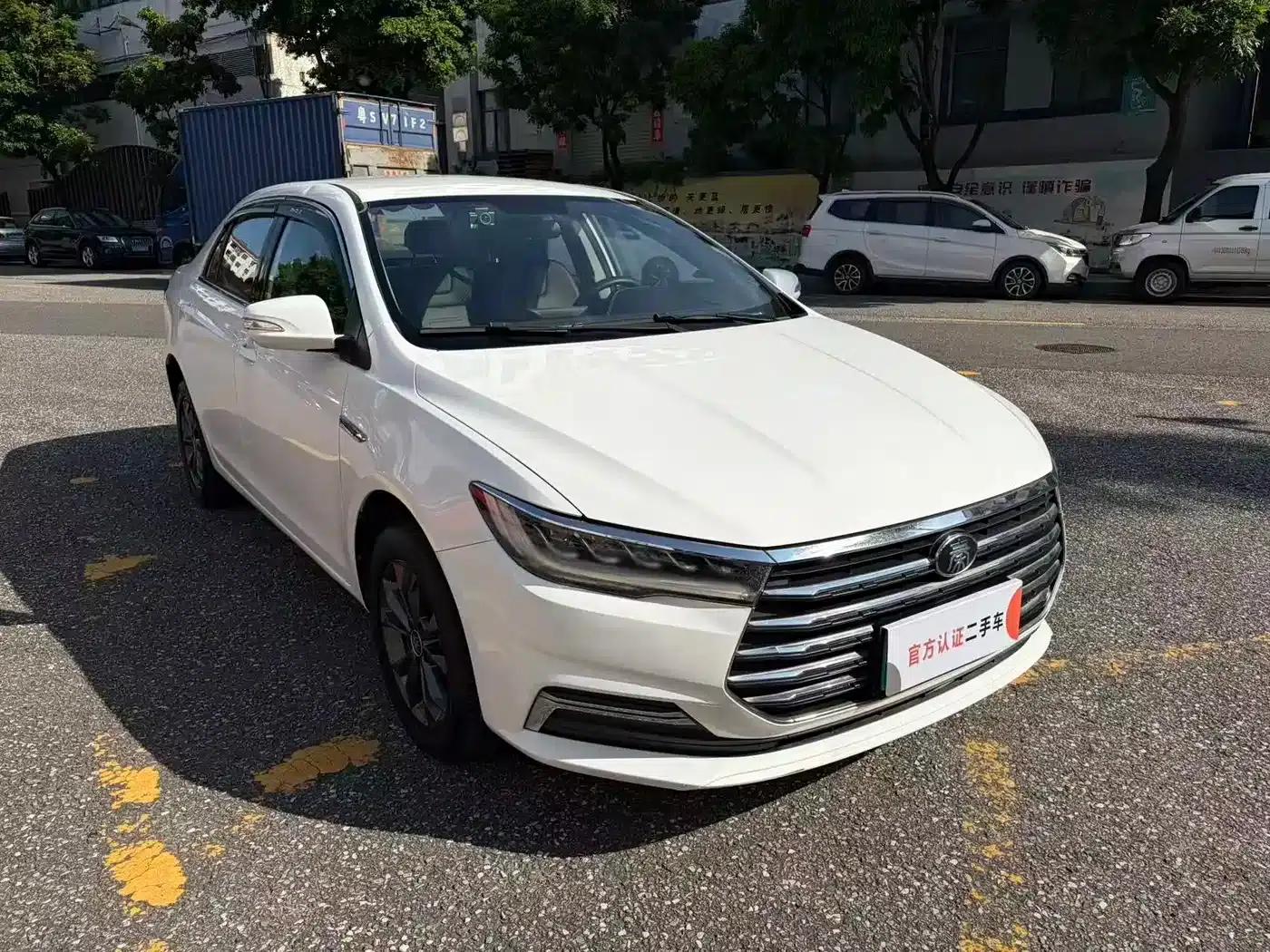 Qin 2019 1.5L Automatic Deluxe Edition — миниатюра 3