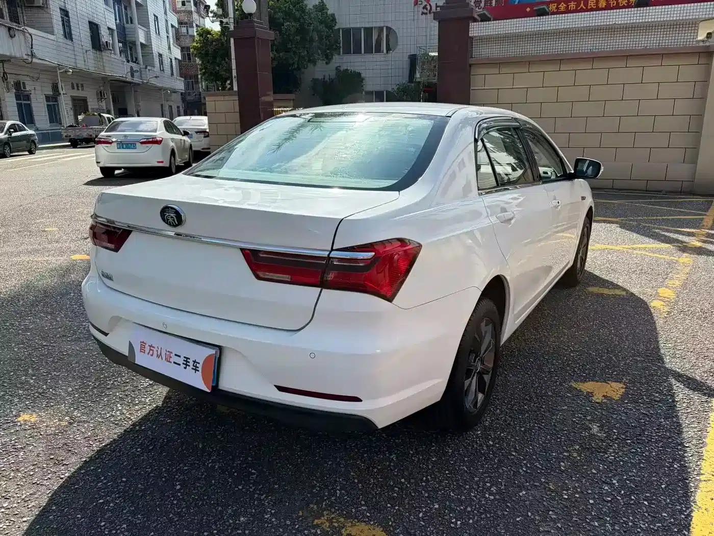 Qin 2019 1.5L Automatic Deluxe Edition — миниатюра 5