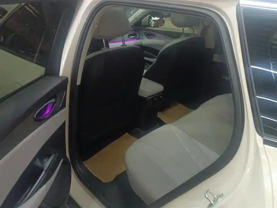 Seal 06 DM-i Touring Edition 2025 DM-i 150KM Flagship Model — миниатюра 11