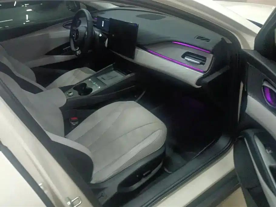 Seal 06 DM-i Touring Edition 2025 DM-i 150KM Flagship Model — миниатюра 8