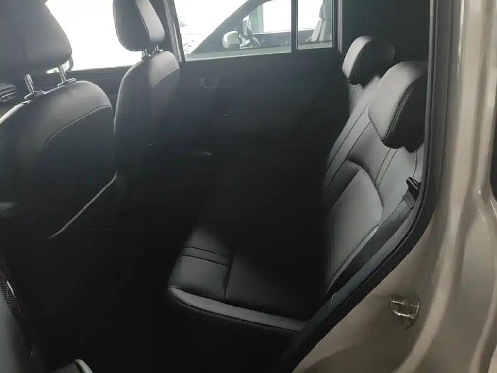 Baojun Yueye Plus 2024 Flagship Edition 4-seater — миниатюра 17