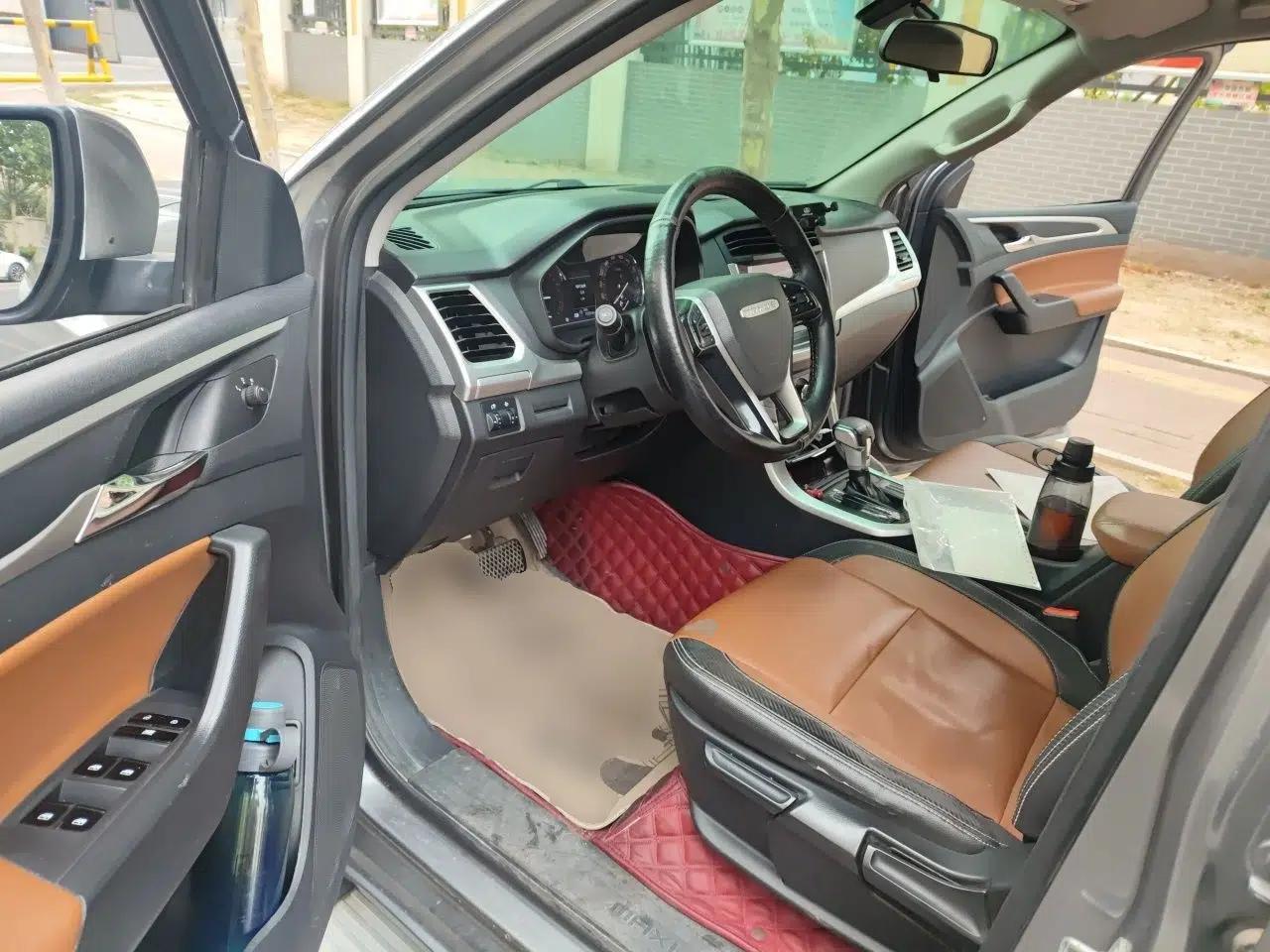 SAIC MAXUS T70 2021 2.0T Diesel Automatic Two-Wheel Drive Elite Version with Long Bed and High Ground Clearance — миниатюра 16