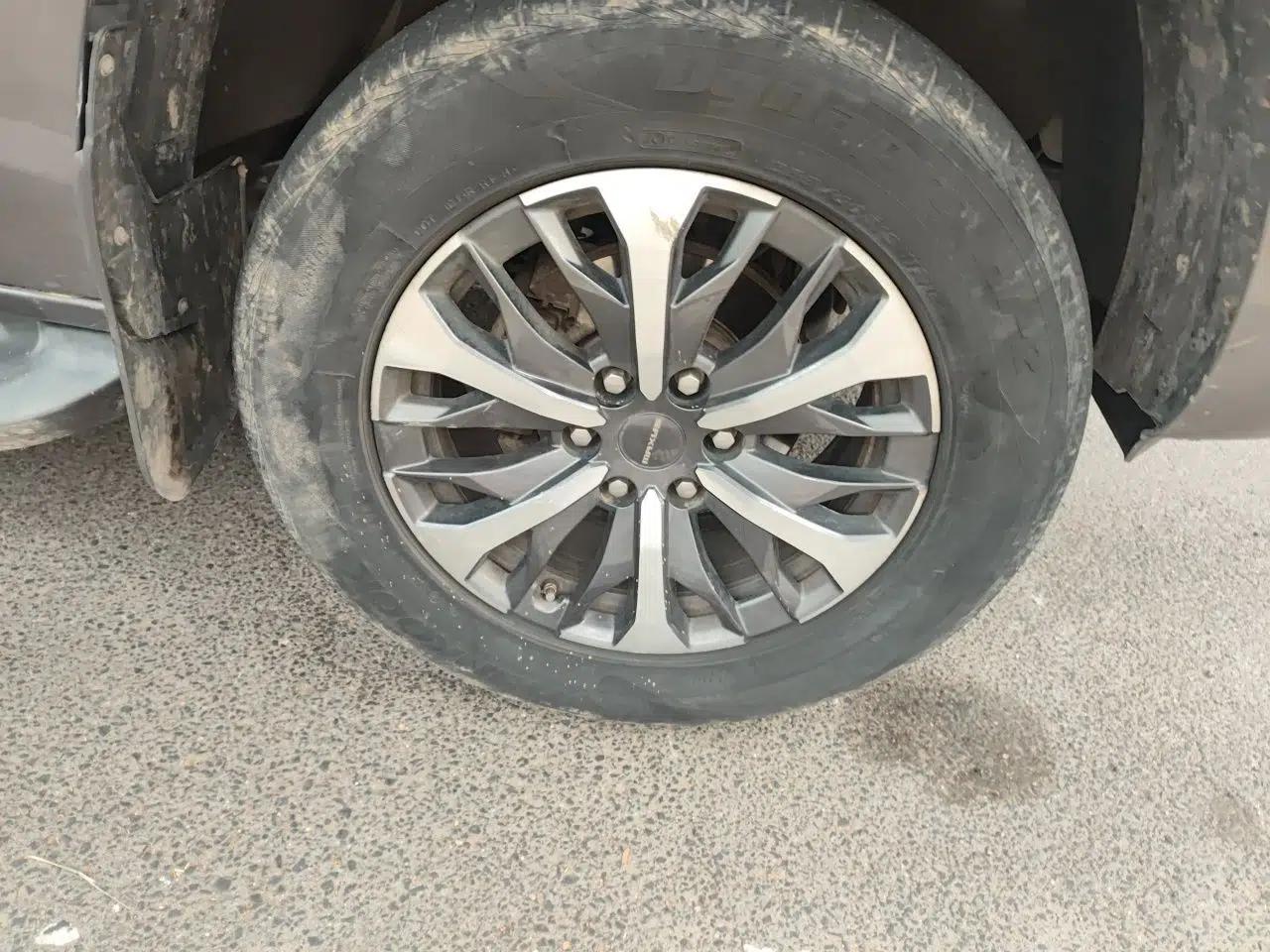 SAIC MAXUS T70 2021 2.0T Diesel Automatic Two-Wheel Drive Elite Version with Long Bed and High Ground Clearance — миниатюра 8
