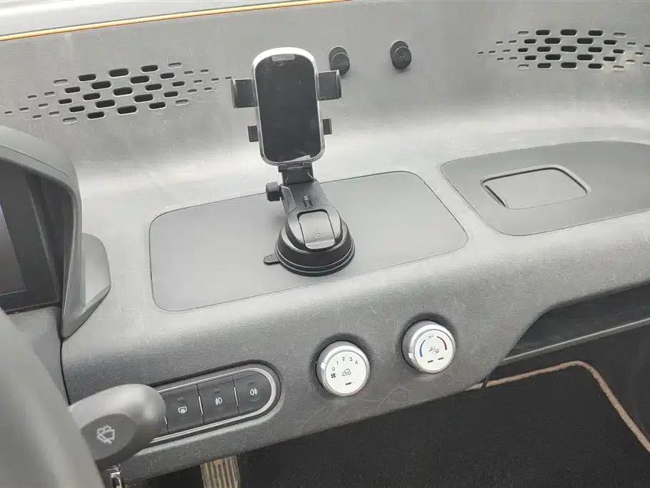 Baojun E100 2019 Model 250KM Smart Edition — миниатюра 12
