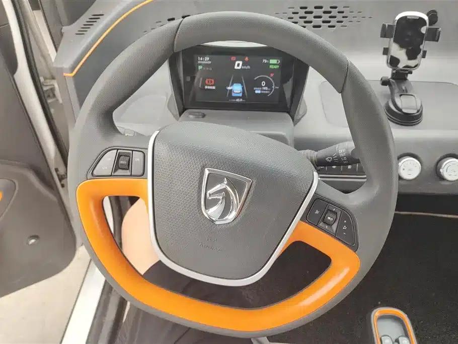 Baojun E100 2019 Model 250KM Smart Edition — миниатюра 14