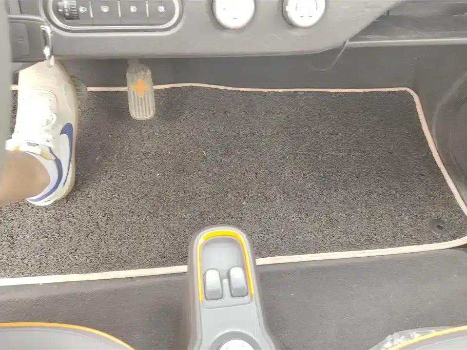 Baojun E100 2019 Model 250KM Smart Edition — миниатюра 15