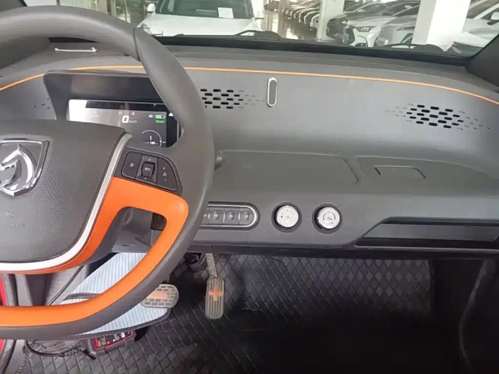Baojun E100 2020 Model 305KM Smart Edition — миниатюра 13