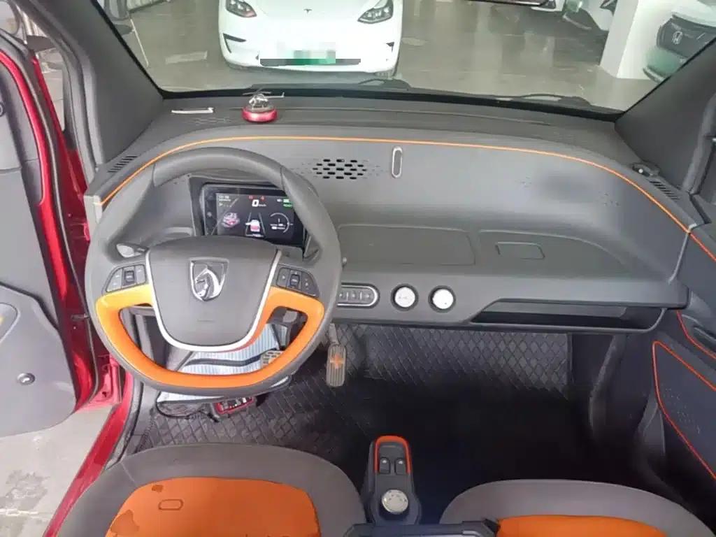 Baojun E100 2020 Model 305KM Smart Edition — миниатюра 10