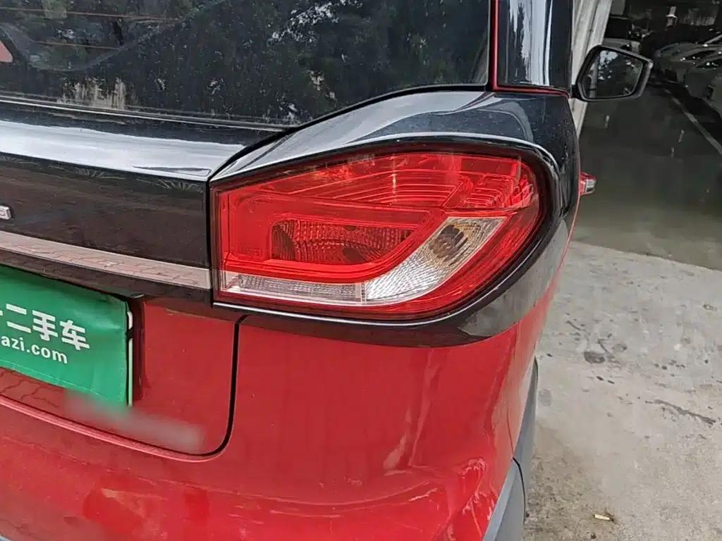 Baojun E100 2020 Model 305KM Smart Edition — миниатюра 8
