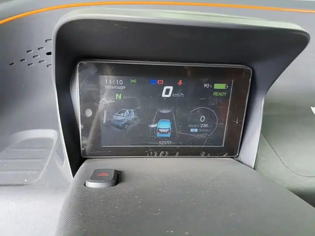 Baojun E100 2019 Model 250KM Smart Edition — миниатюра 12