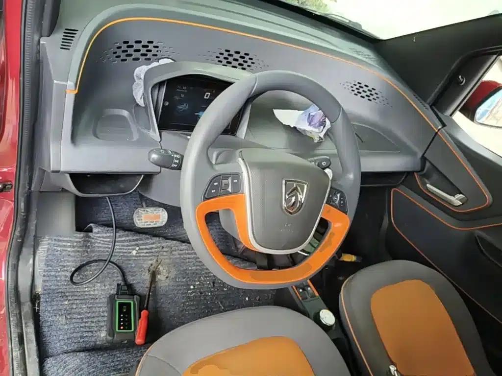 Baojun E100 2019 Model 250KM Smart Edition — миниатюра 10