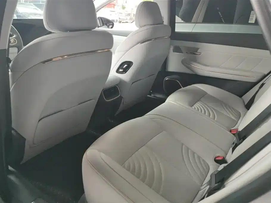 Baojun Enjoy 2025 Plug-in Hybrid 140km/h Special Edition — миниатюра 10