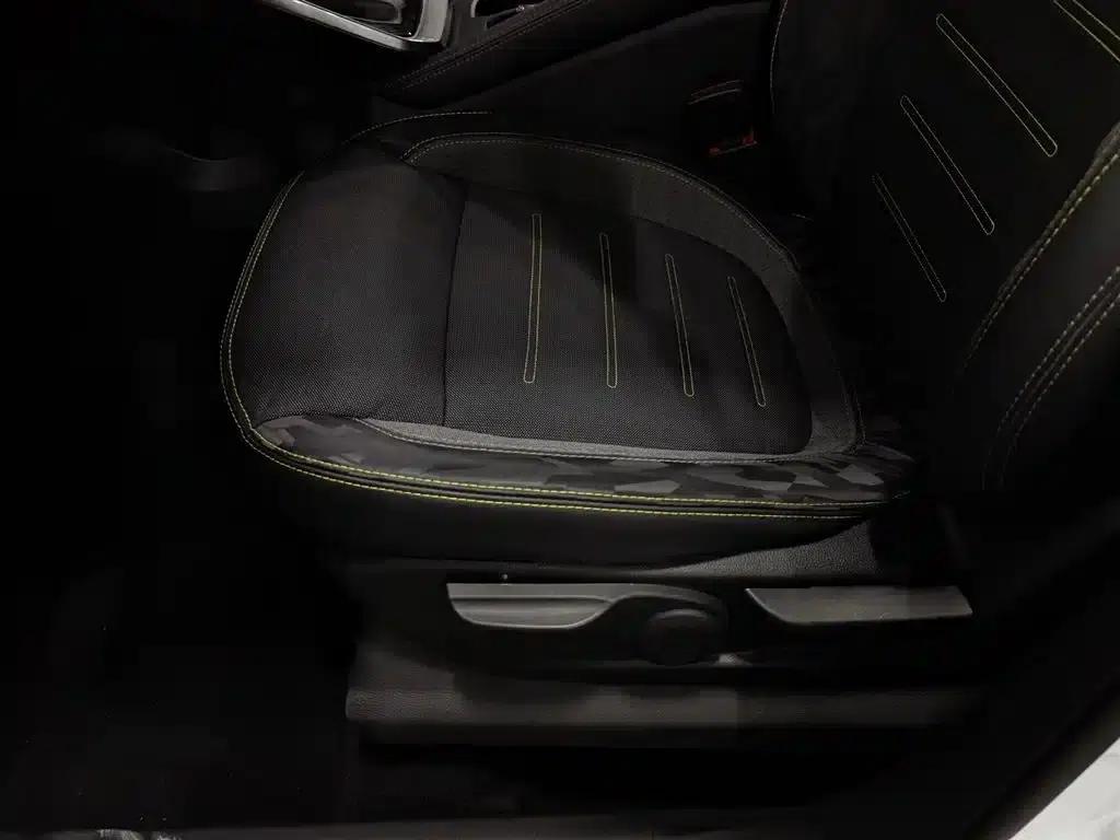 Baojun RS-3 2020 1.5L CVT Intelligent Elite Edition — миниатюра 20